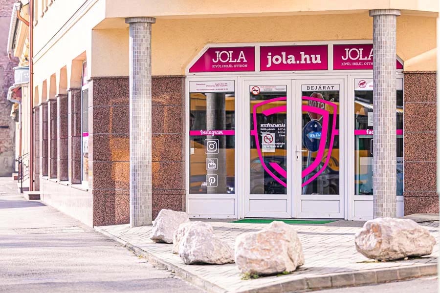 Jola Holding | Üzleteink